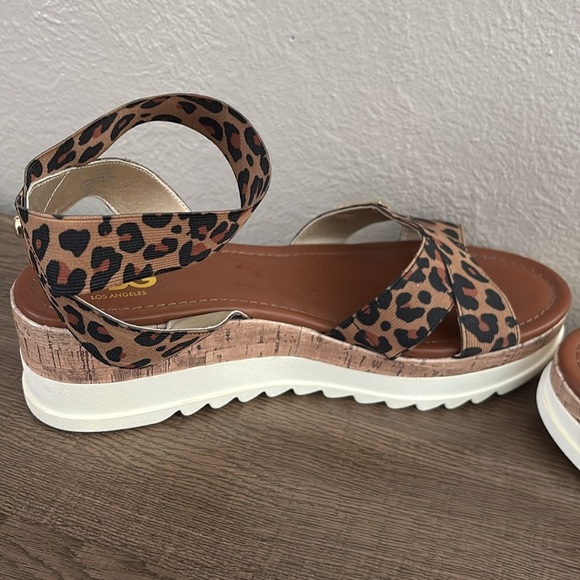 Women’s GBG Los Angeles Platform Sandals, Animal Print, Size 11 - Picture 5 of 9
